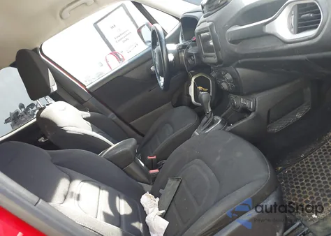 2021 Jeep Renegade Latitude 4X4 z USA, uszkodzony, nr VIN ZACNJDBB8MPM56172